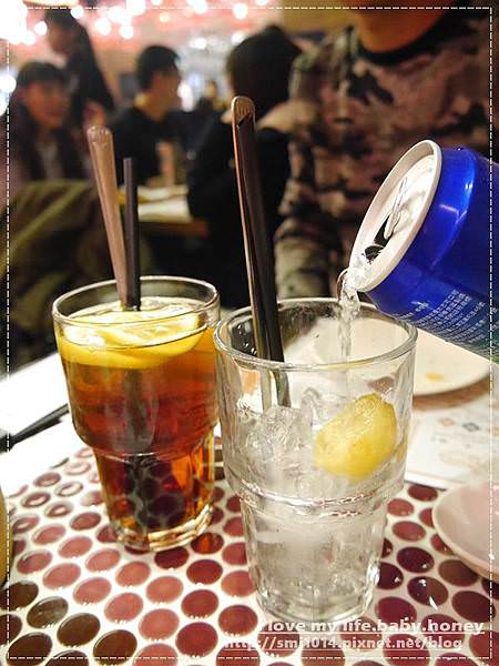 【美食】點點心台灣 Dimdimsum Taiwan。香港人氣平價港式茶點.飲茶。超Q豬仔流沙包。微風信義店 - 第19張圖 P2120875.JPG