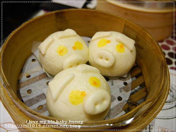【美食】點點心台灣 Dimdimsum Taiwan。香港人氣平價港式茶點.飲茶。超Q豬仔流沙包。微風信義店 - 第25張圖 P2120880.JPG