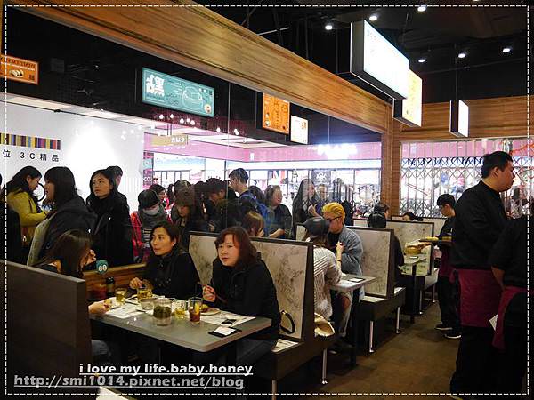 【美食】點點心台灣 Dimdimsum Taiwan。香港人氣平價港式茶點.飲茶。超Q豬仔流沙包。微風信義店 - 第3張圖 P2120912.JPG