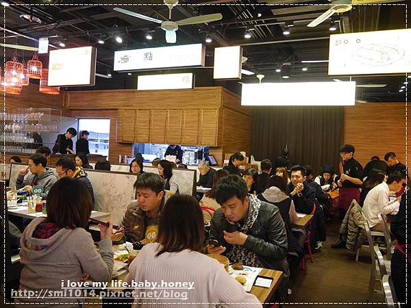 【美食】點點心台灣 Dimdimsum Taiwan。香港人氣平價港式茶點.飲茶。超Q豬仔流沙包。微風信義店 - 第4張圖 P2120913.JPG
