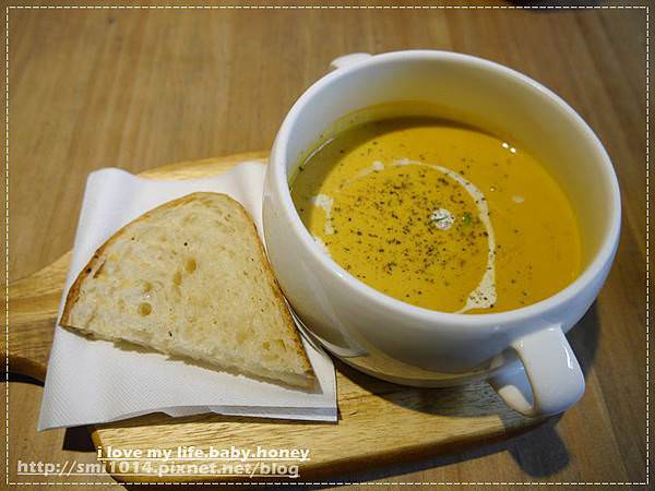 【美食】mia cucina(復興店)。創意義式蔬食料理X工業風裝潢。吃素也能這麼美味啊!。台北東區美食 - 第15張圖 P2120819.JPG