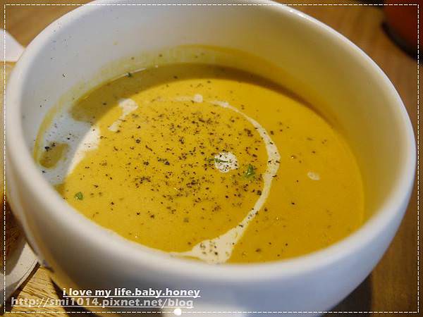 【美食】mia cucina(復興店)。創意義式蔬食料理X工業風裝潢。吃素也能這麼美味啊!。台北東區美食 - 第16張圖 P2120820.JPG