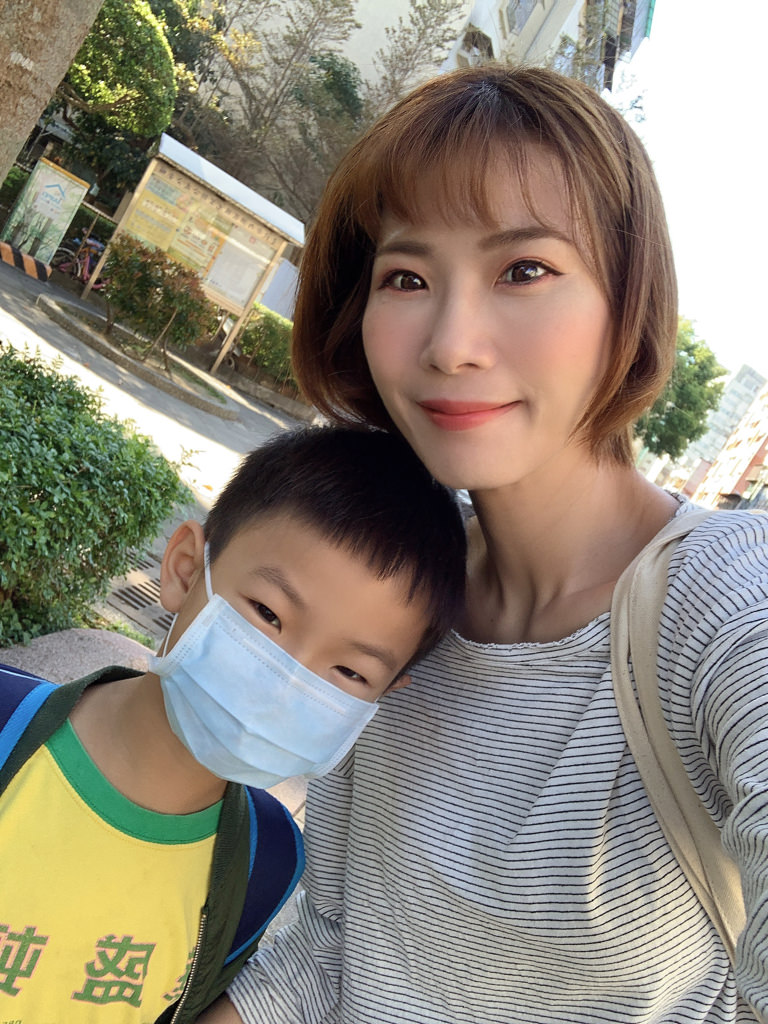 NAAS娜絲 光子多肽亮采無瑕隔離霜SPF 30★★★ ▏隔離mix保養一兼二顧 輕鬆打造零瑕疵完美肌。天天跟時間賽跑的媽媽最得力的助手。