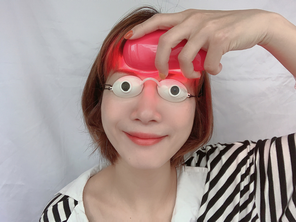 YOUFE LED 紅光儀 ▏每天只要10分鐘 讓LED施展還你漂漂拳魔力。ㄉㄨㄞㄉㄨㄞ有感 UPUP不用花大錢 在家也能輕鬆做醫美保養。