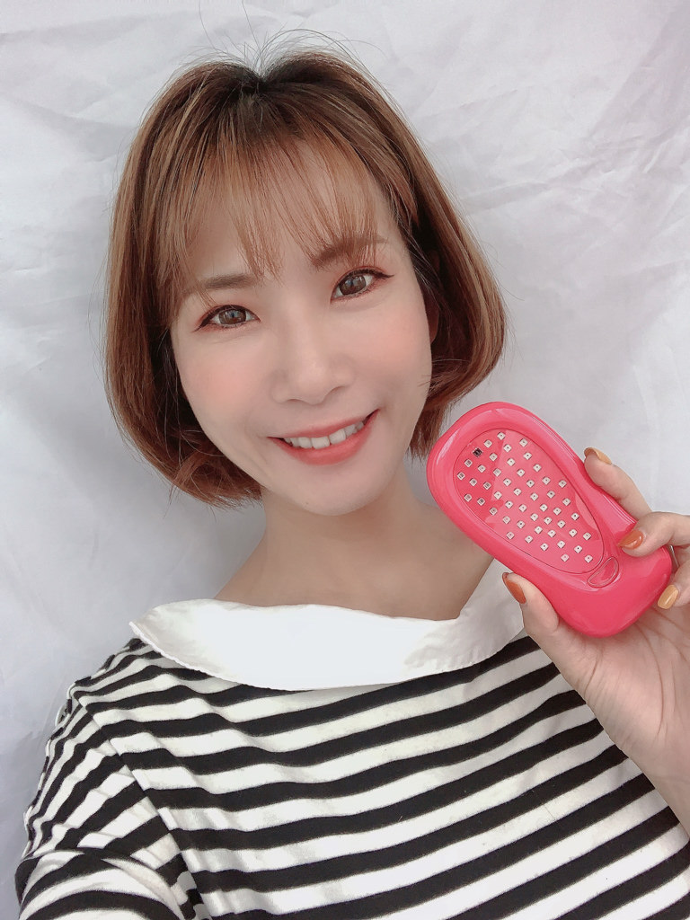 YOUFE LED 紅光儀 ▏每天只要10分鐘 讓LED施展還你漂漂拳魔力。ㄉㄨㄞㄉㄨㄞ有感 UPUP不用花大錢 在家也能輕鬆做醫美保養。
