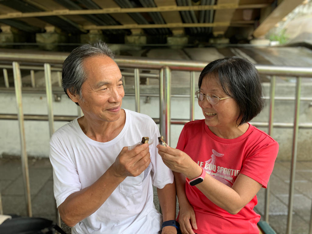 泰然堂生醫 貴妃八珍糕 ▏黑芝麻包裹紅棗、桂圓、阿膠、核桃，就跟零食一樣涮嘴。養顏美容也變得隨手可得。團購美食 / 送禮首選