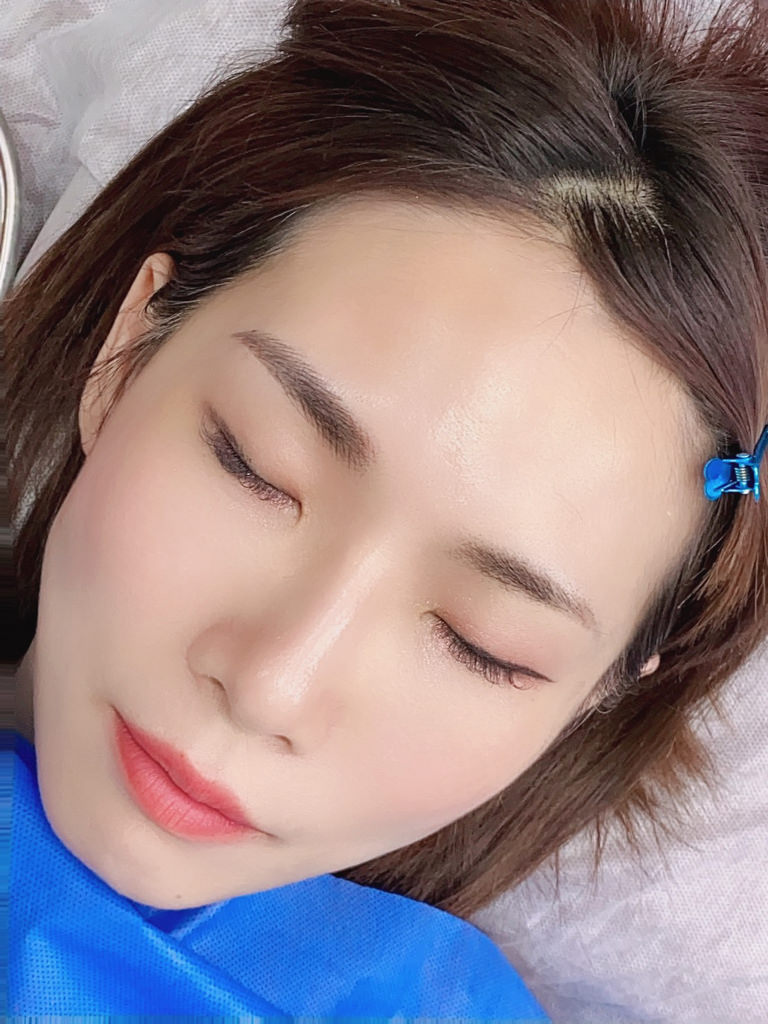 肖瀟國際紋繡藝術學院 ▏超自然仿真野生飄眉 就跟原生的一樣！。過程也沒有脫痂的尷尬期 肖瀟老師的好功力試過一次就上癮。捷運雙連站