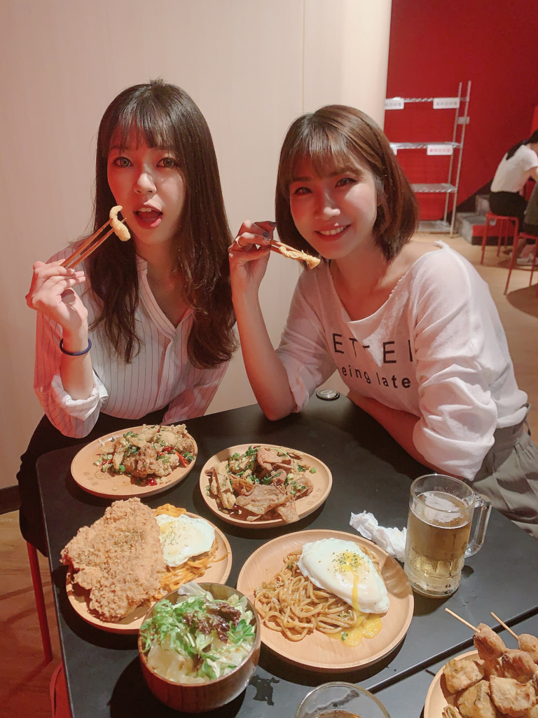 開小伙 宵夜 炸雞 鐵板麵 ▏今晚~不讓你餓 想吃宵夜就來大稻埕的開小伙。酥脆的鹹酥雞、香氣四溢的鐵板麵 小酌一杯超match。建成圓環附近