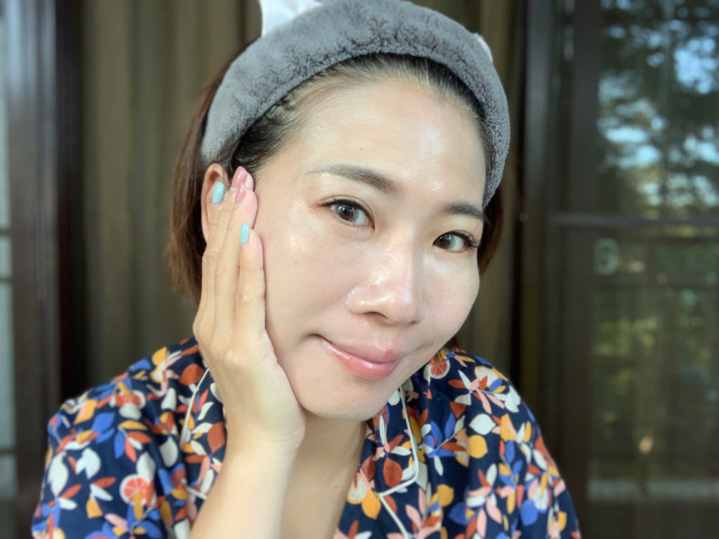 婕洛妮絲 閃閃發光防曬素顏霜SPF33 ▏千呼萬喚始出來~金鑽新升級版 素顏美肌+防曬 一罐通通搞定。新極光科技 打造360度晶透光澤。