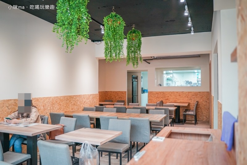 At • First早寓 At • First早寓