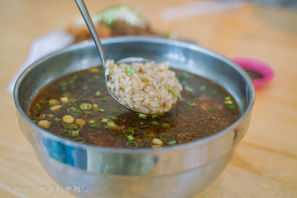 老皮牛肉麵 頭份尚順店｜完全是被牛肉麵耽誤的豆花店 附餐豆漿、豆花免費隨你吃。頭份美食
