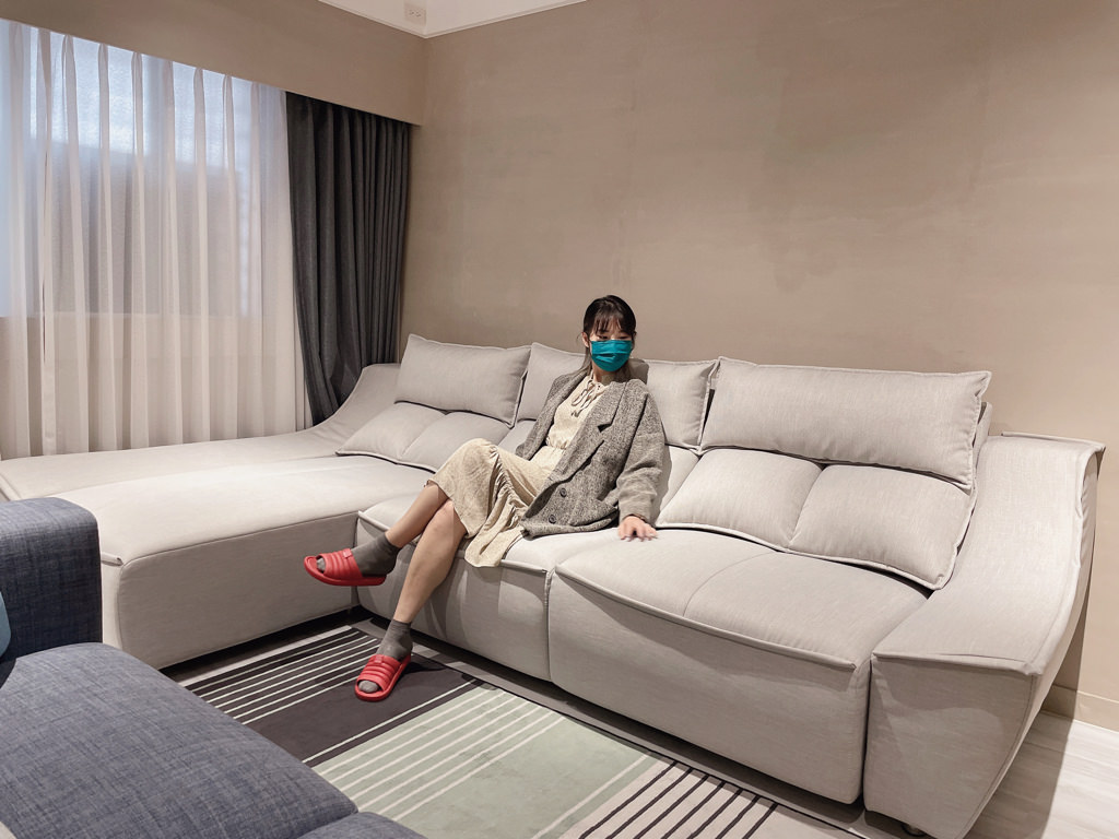 坐又銘沙發-內湖文德店|MIT客製化沙發首選 獨立筒沙發坐上去馬上黏牢牢。5年保固 永久保修服務 購買更安心。捷運文德站