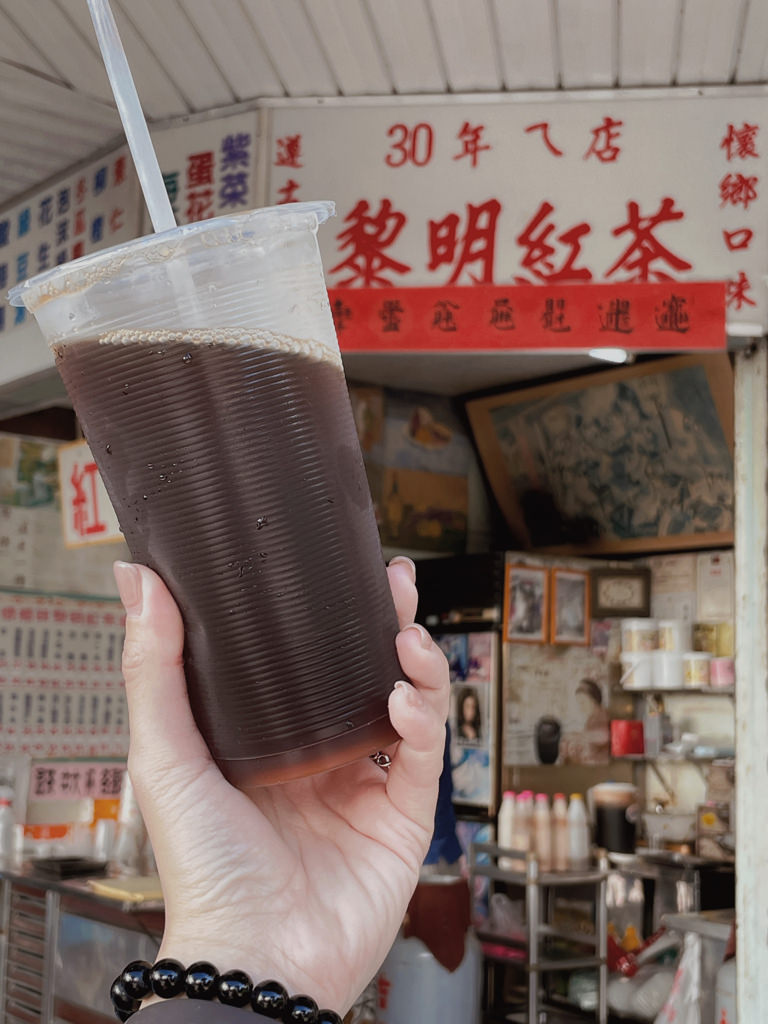 黎明紅茶|花蓮必喝三大紅茶之一 從早餐賣到晚餐。台式馬卡龍+老字號古早味紅茶絕配。花蓮美食