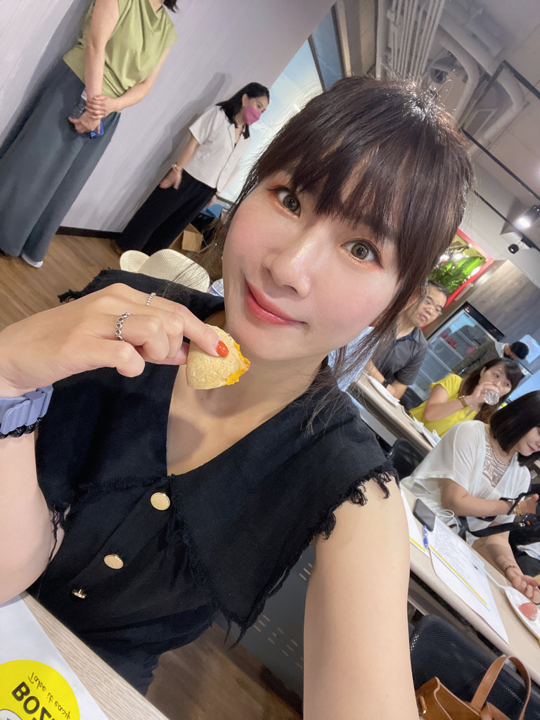 BOZZ包仔仔|這一顆麵包「係冰ㄟ 」!! 凍齡麵包退冰即食 懶人族也可以吃到QQ的麵包。宅配美食推薦