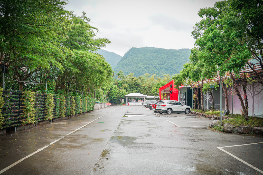 皇家花園餐廳|先醃後烤粵式脆皮烤雞 黃金脆皮大爆汁。道道大份量 吃飽+打包完全沒問題。礁溪美食 / 宜蘭美食 - 第2張圖 皇家花園餐廳|先醃後烤粵式脆皮烤雞 黃金脆皮大爆汁。道道大份量 吃飽+打包完全沒問題。礁溪美食 / 宜蘭美食