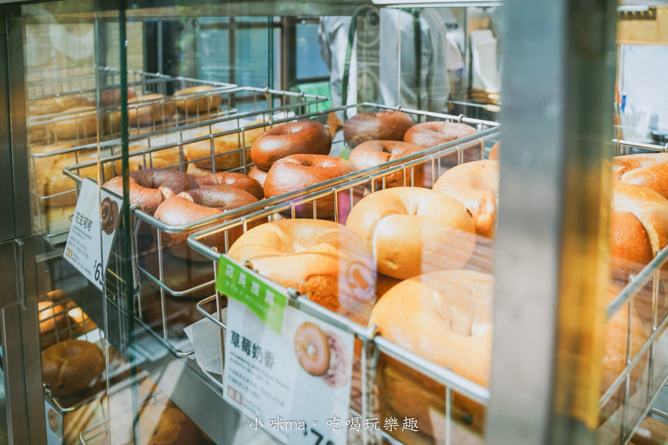 好丘 On The Road 東門店｜怪獸貝果藏在榕錦時光生活園區裡 可愛模樣也太欠吃了啦。記憶卡記得先清空再來。捷運東門站