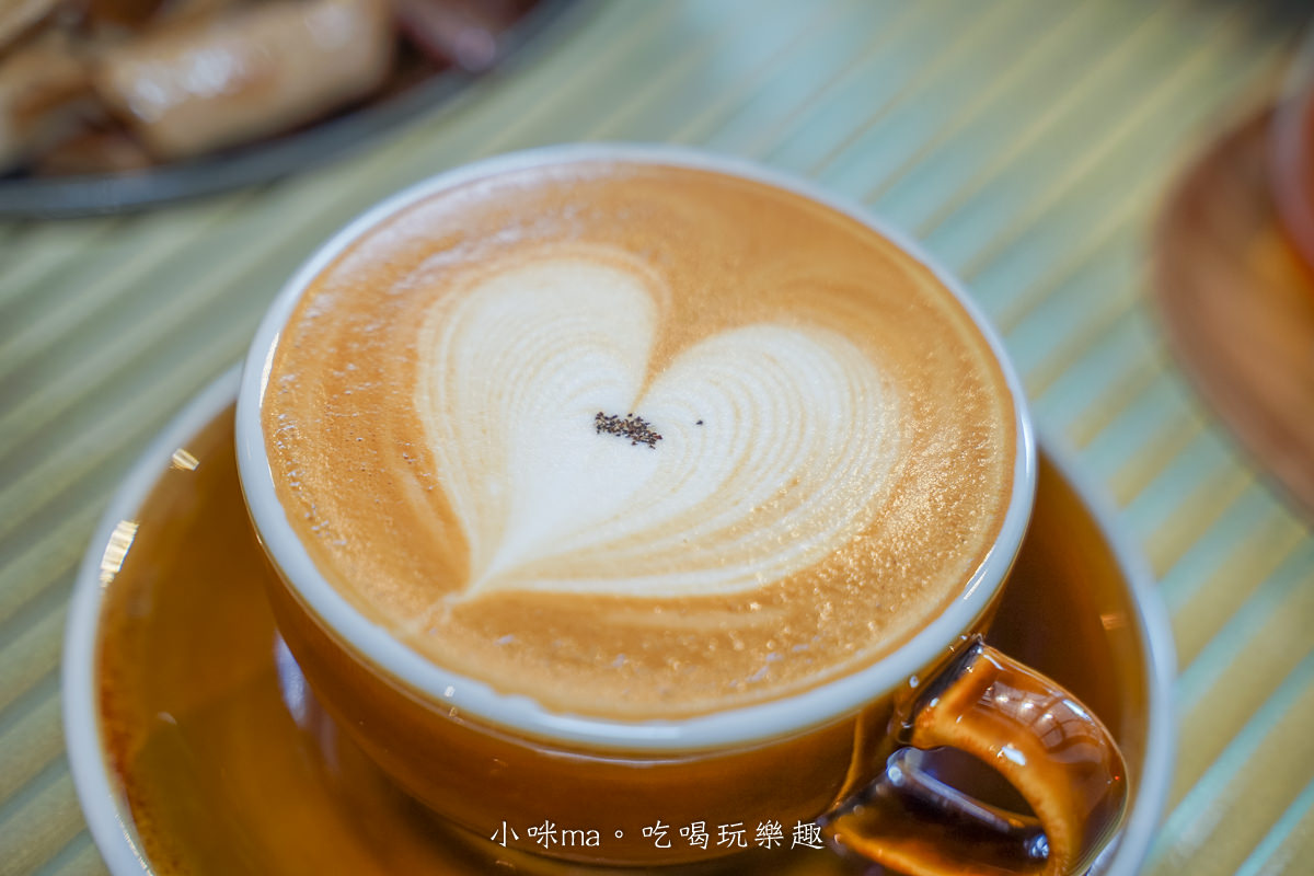 【南京三民咖啡廳】CHIT CHAT Cafe 寶清店｜轉角讓你一秒到京都，這裡還喝得到丸久小山園的茶品 。台北美食 。台北美食