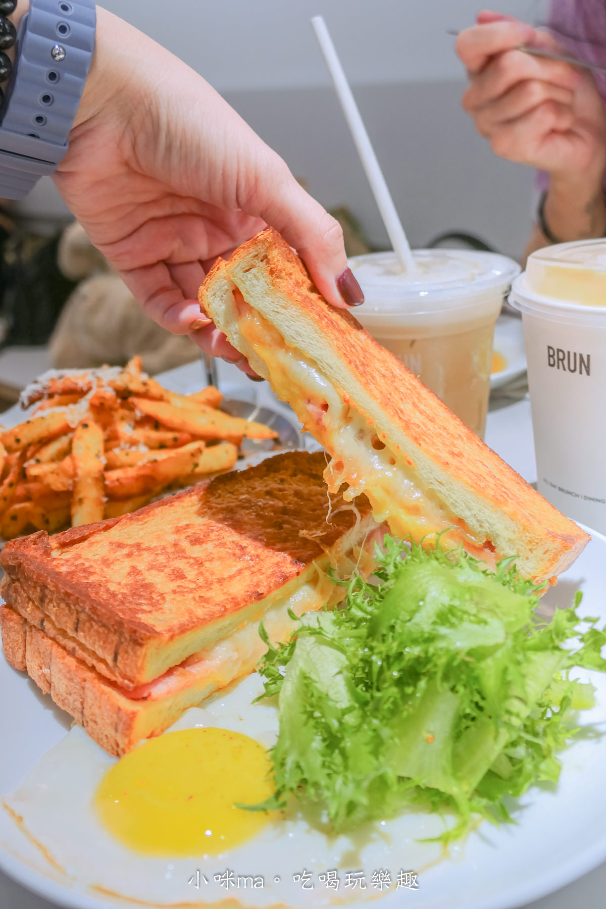 Brun不然 信義店|Brun不然的新店讓你彷彿走在日本街頭,純白用餐空間配上戶外花園,這麼chill的環境竟然在信義區。台北美食 - 第20張圖 Brun不然 信義店|Brun不然的新店讓你彷彿走在日本街頭,純白用餐空間配上戶外花園,這麼chill的環境竟然在信義區。台北美食