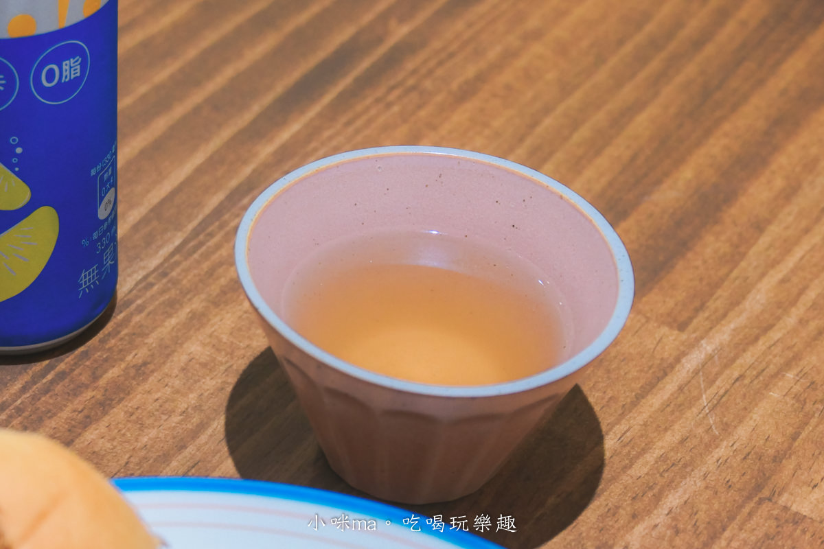 這家 韓式漢堡排食堂|漢堡排也能mix義大利麵變得好韓啊,紅白醬辣炒年糕才是最好吃的,門口溫暖色調超好拍。捷運國父紀念館站 - 第18張圖 這家 韓式漢堡排食堂|漢堡排也能mix義大利麵變得好韓啊,紅白醬辣炒年糕才是最好吃的,門口溫暖色調超好拍。捷運國父紀念館站