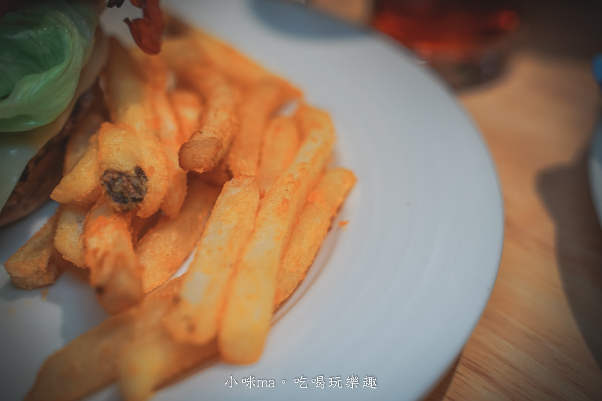Stan & Cat 史丹貓美式餐廳 西門店|超浮誇5.5 盎司牛肉漢堡,吃完它飽一天啦,全天候早午餐+獨門特調,美式餐廳也能這麼chill。捷運西門站 - 第17張圖 Stan & Cat 史丹貓美式餐廳 西門店|超浮誇5.5 盎司牛肉漢堡,吃完它飽一天啦,全天候早午餐+獨門特調,美式餐廳也能這麼chill。捷運西門站