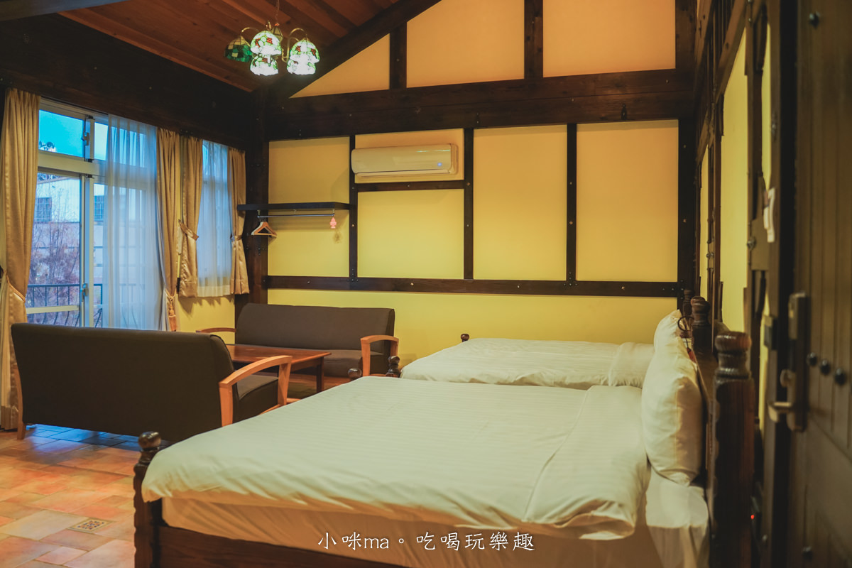 布雷斯特民宿｜埔里小鎮上南法氛圍的鵝黃色獨棟木屋，旁邊就是小公園，還有大草皮可以遛小孩。埔里民宿