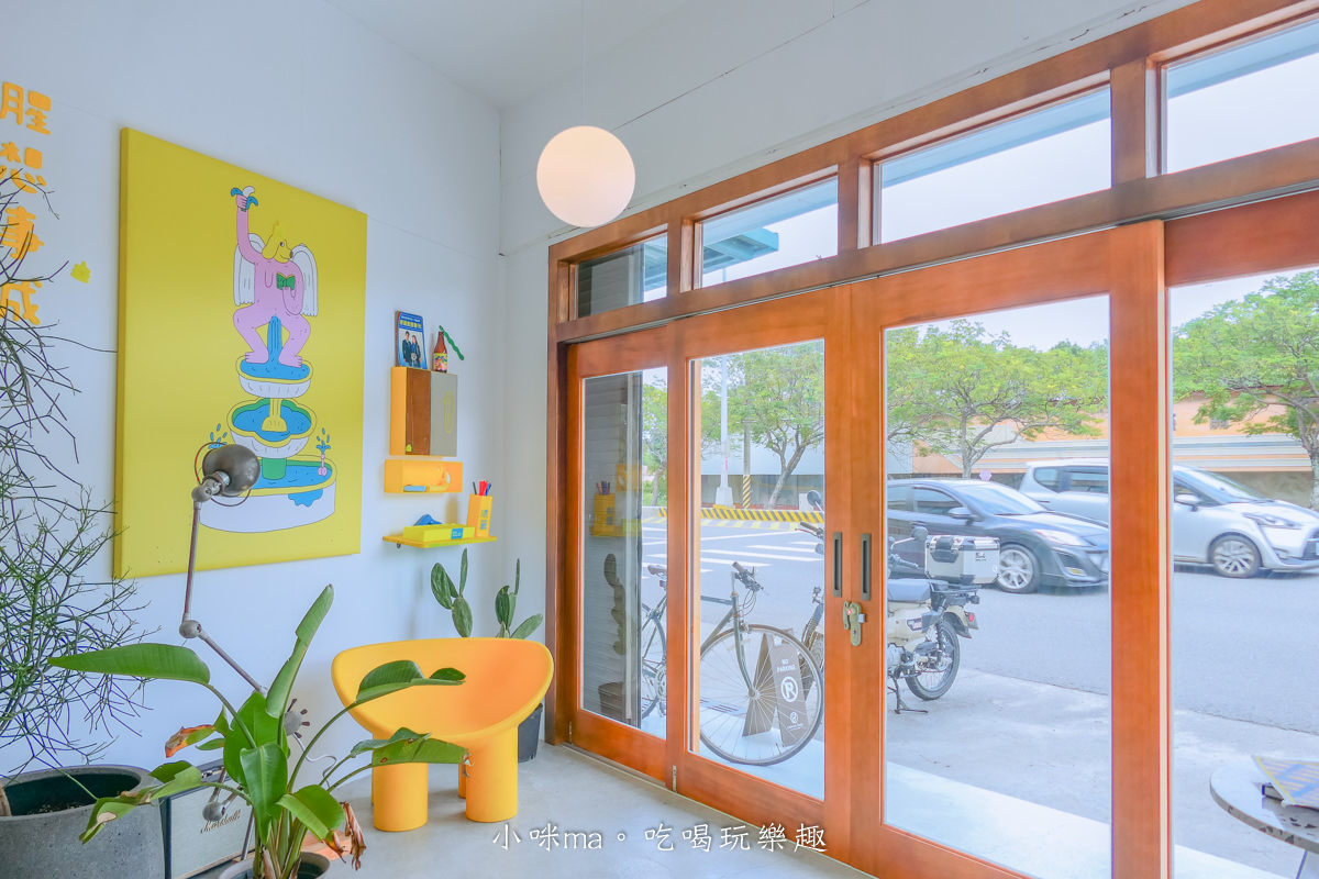 Cabret Cafe｜新城台九線旁純白色藝術咖啡廳，從門口開始就很好拍，停下來喝杯咖啡吧。花蓮美食