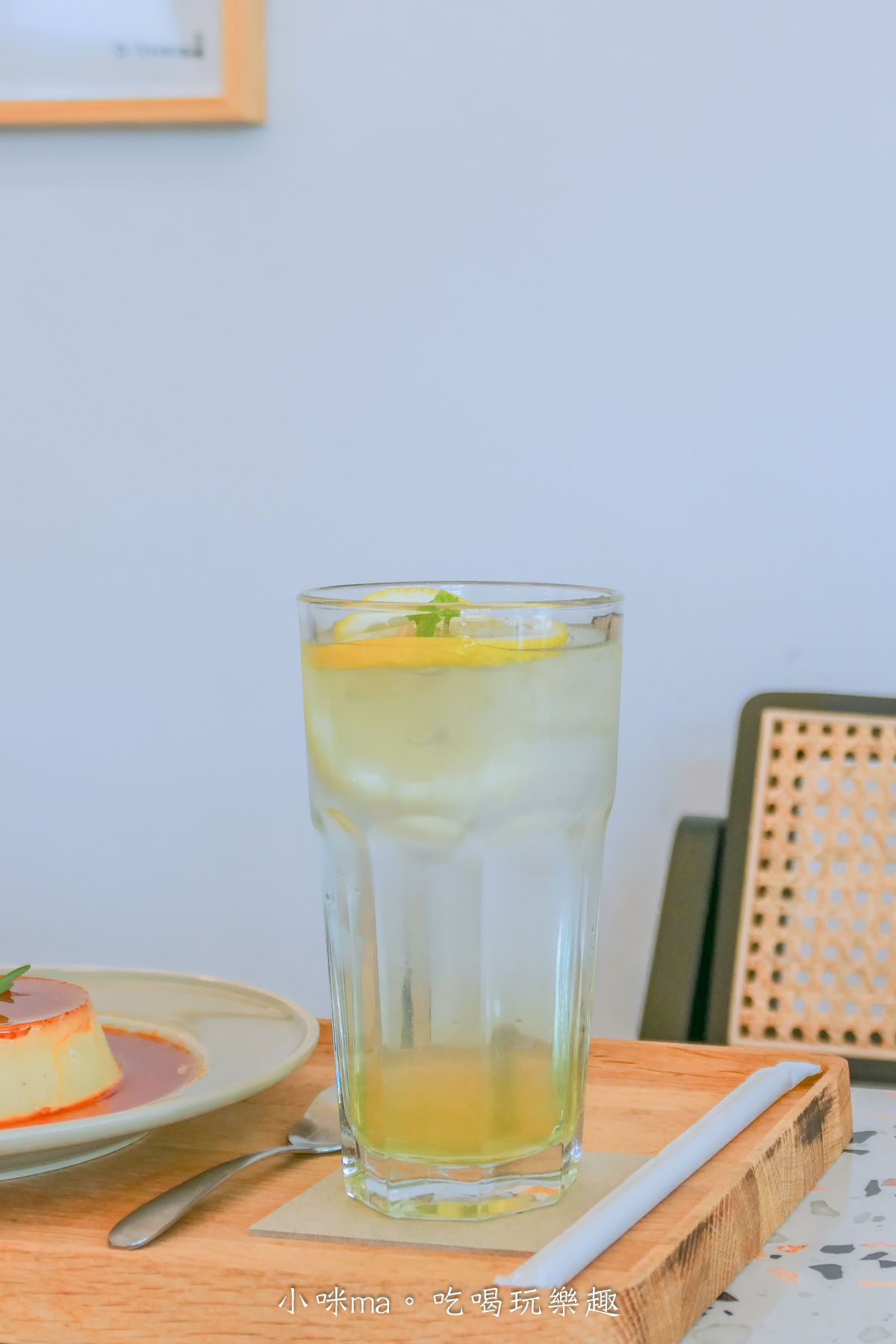 Cabret Cafe｜新城台九線旁純白色藝術咖啡廳，從門口開始就很好拍，停下來喝杯咖啡吧。花蓮美食