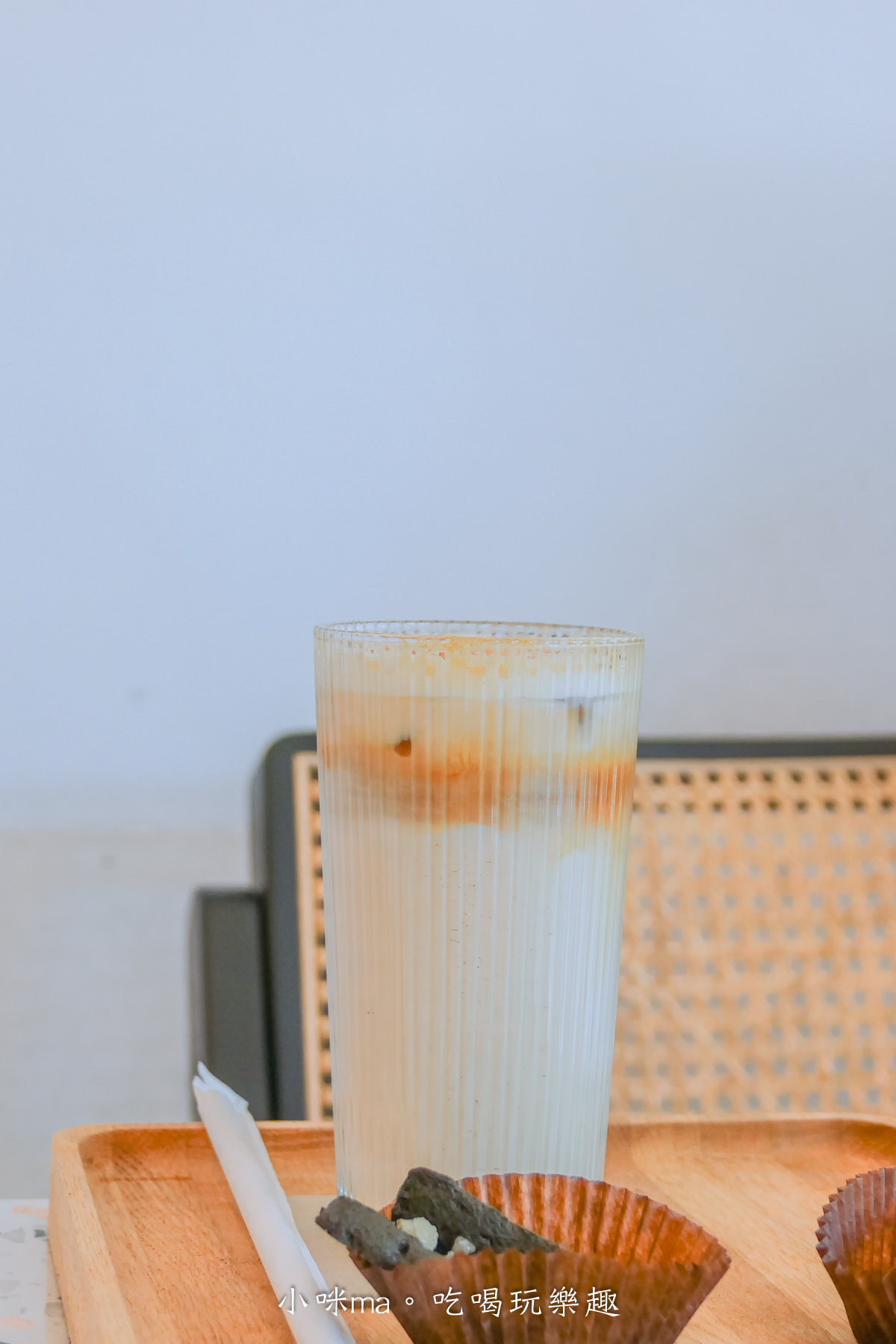 Cabret Cafe｜新城台九線旁純白色藝術咖啡廳，從門口開始就很好拍，停下來喝杯咖啡吧。花蓮美食