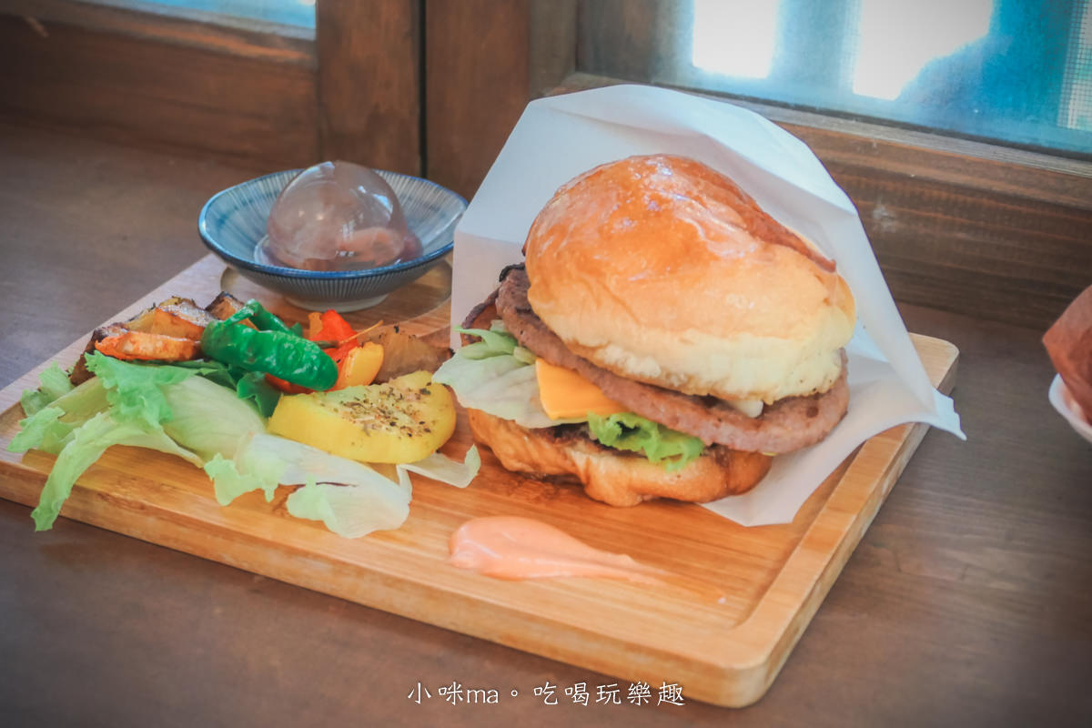 斗宅。揀茶舍Shiba Inu Cafe|在日式古蹟裡喝咖啡,還有兩隻可愛的柴柴陪伴你,從戶外拍到室內,記憶卡都爆啦。花蓮美食 - 第33張圖 斗宅。揀茶舍Shiba Inu Cafe|在日式古蹟裡喝咖啡,還有兩隻可愛的柴柴陪伴你,從戶外拍到室內,記憶卡都爆啦。花蓮美食