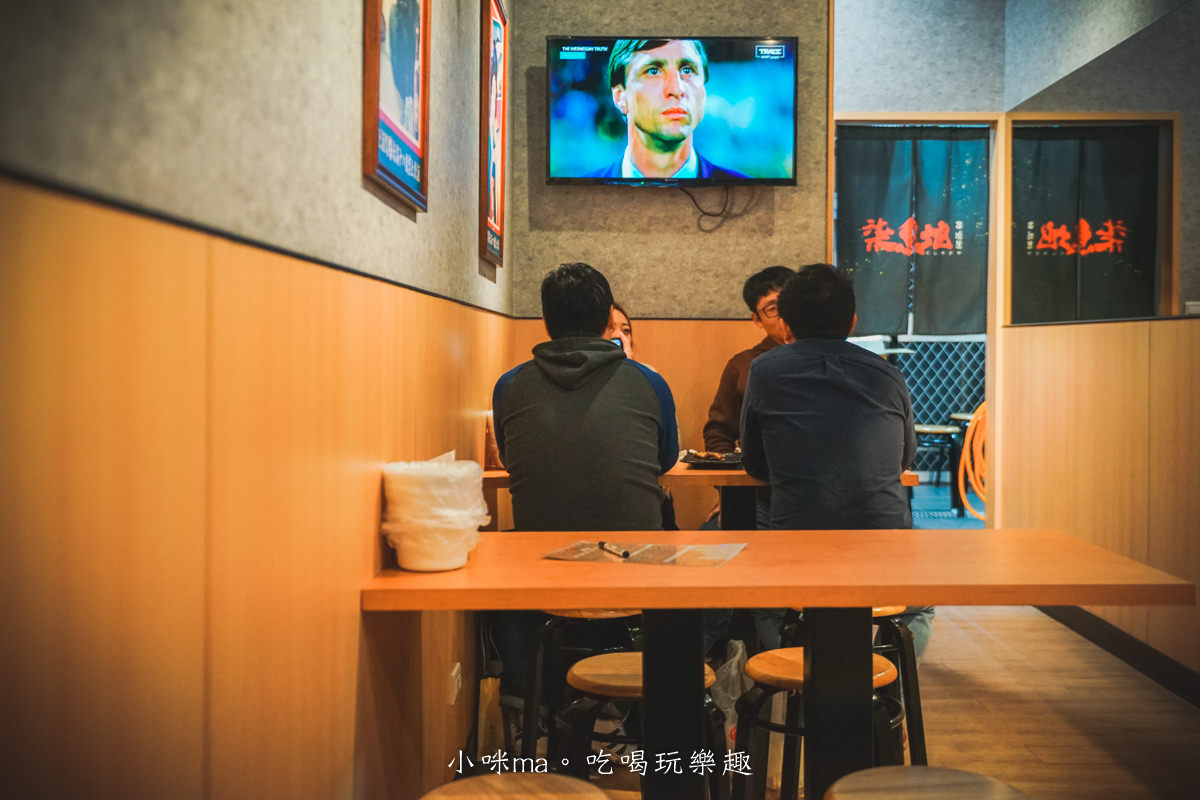 柒息地串燒居酒屋 長春店｜串燒不貴 只要銅板價! 一串19元起~，超級好吃的秘醬串燒有夠涮嘴，下班小酌、任何聚餐首選。捷運南京松江站