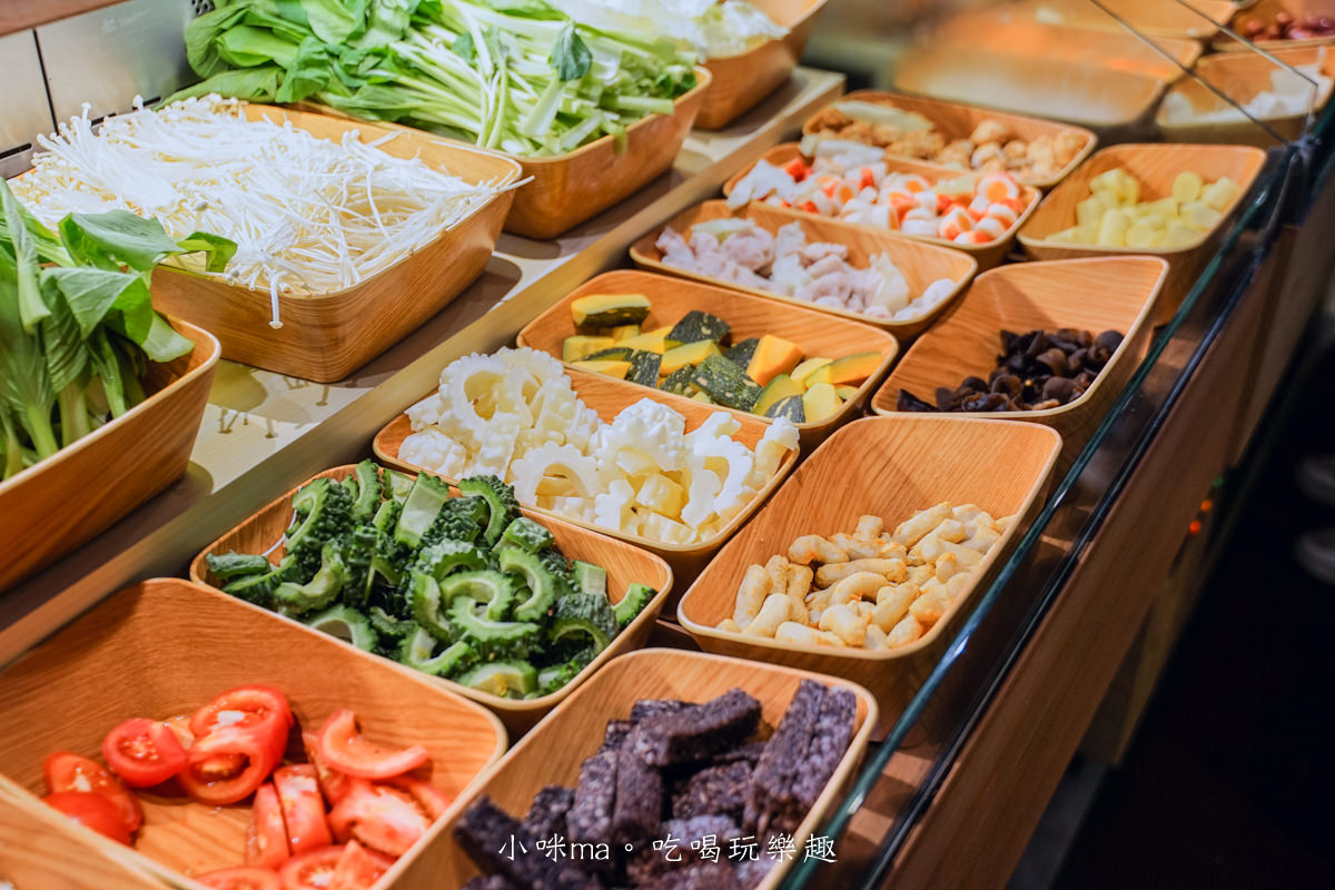 肉多多火鍋 台北西門店|台灣火鍋第一品牌,蔬食者的天堂鍋物 35種蔬菜無限吃,爆擊海鮮盤 專人幫你剝蝦捏,捷運西門站 - 第8張圖 肉多多火鍋 台北西門店|台灣火鍋第一品牌,蔬食者的天堂鍋物 35種蔬菜無限吃,爆擊海鮮盤 專人幫你剝蝦捏,捷運西門站