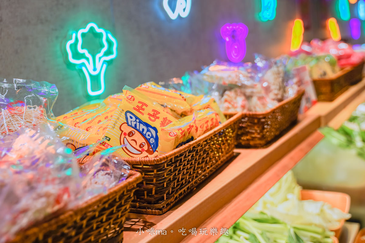 肉多多火鍋 台北西門店|台灣火鍋第一品牌,蔬食者的天堂鍋物 35種蔬菜無限吃,爆擊海鮮盤 專人幫你剝蝦捏,捷運西門站 - 第10張圖 肉多多火鍋 台北西門店|台灣火鍋第一品牌,蔬食者的天堂鍋物 35種蔬菜無限吃,爆擊海鮮盤 專人幫你剝蝦捏,捷運西門站