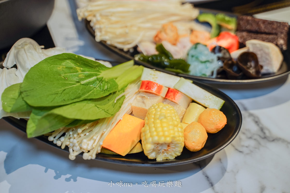 肉多多火鍋 台北西門店|台灣火鍋第一品牌,蔬食者的天堂鍋物 35種蔬菜無限吃,爆擊海鮮盤 專人幫你剝蝦捏,捷運西門站 - 第38張圖 肉多多火鍋 台北西門店|台灣火鍋第一品牌,蔬食者的天堂鍋物 35種蔬菜無限吃,爆擊海鮮盤 專人幫你剝蝦捏,捷運西門站
