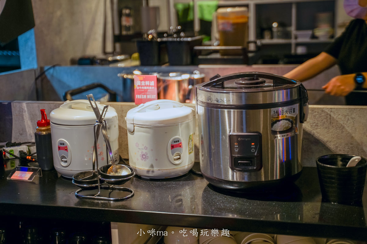 肉多多火鍋 台北西門店|台灣火鍋第一品牌,蔬食者的天堂鍋物 35種蔬菜無限吃,爆擊海鮮盤 專人幫你剝蝦捏,捷運西門站 - 第19張圖 肉多多火鍋 台北西門店|台灣火鍋第一品牌,蔬食者的天堂鍋物 35種蔬菜無限吃,爆擊海鮮盤 專人幫你剝蝦捏,捷運西門站