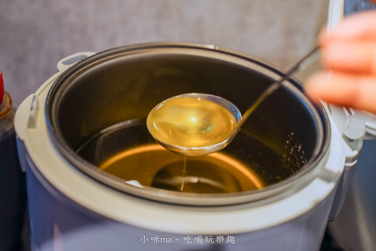 肉多多火鍋 台北西門店|台灣火鍋第一品牌,蔬食者的天堂鍋物 35種蔬菜無限吃,爆擊海鮮盤 專人幫你剝蝦捏,捷運西門站 - 第21張圖 肉多多火鍋 台北西門店|台灣火鍋第一品牌,蔬食者的天堂鍋物 35種蔬菜無限吃,爆擊海鮮盤 專人幫你剝蝦捏,捷運西門站