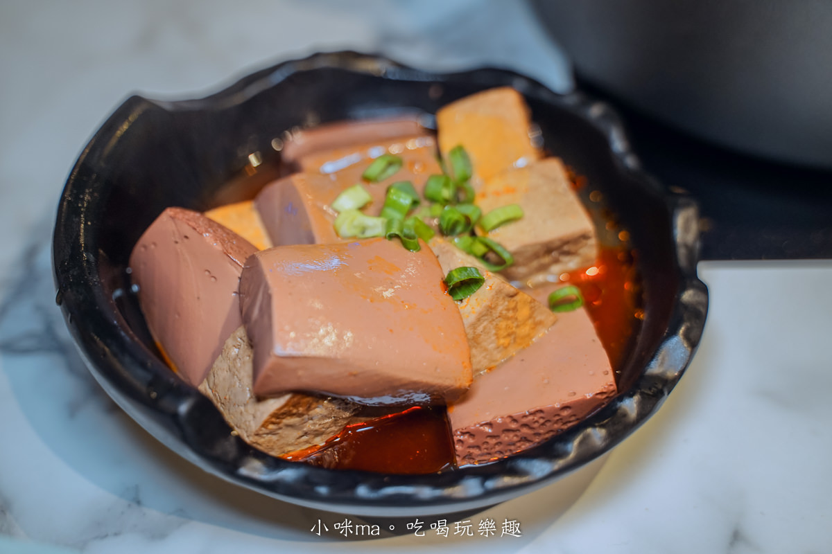 肉多多火鍋 台北西門店|台灣火鍋第一品牌,蔬食者的天堂鍋物 35種蔬菜無限吃,爆擊海鮮盤 專人幫你剝蝦捏,捷運西門站 - 第27張圖 肉多多火鍋 台北西門店|台灣火鍋第一品牌,蔬食者的天堂鍋物 35種蔬菜無限吃,爆擊海鮮盤 專人幫你剝蝦捏,捷運西門站