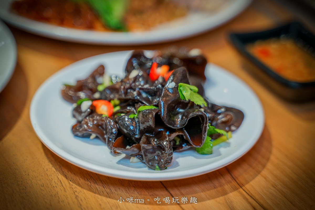 雞上盒雞肉專賣店 ▏肉控們~海南雞直接給你雙倍肉肉，內用還有藥膳雞湯免費隨你喝，捷運國父紀念館站
