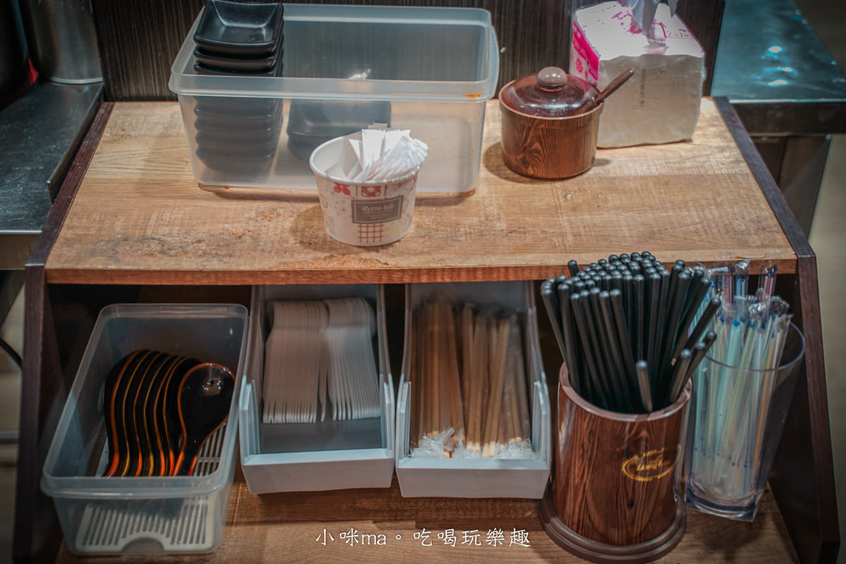 雞上盒雞肉專賣店 ▏肉控們~海南雞直接給你雙倍肉肉，內用還有藥膳雞湯免費隨你喝，捷運國父紀念館站