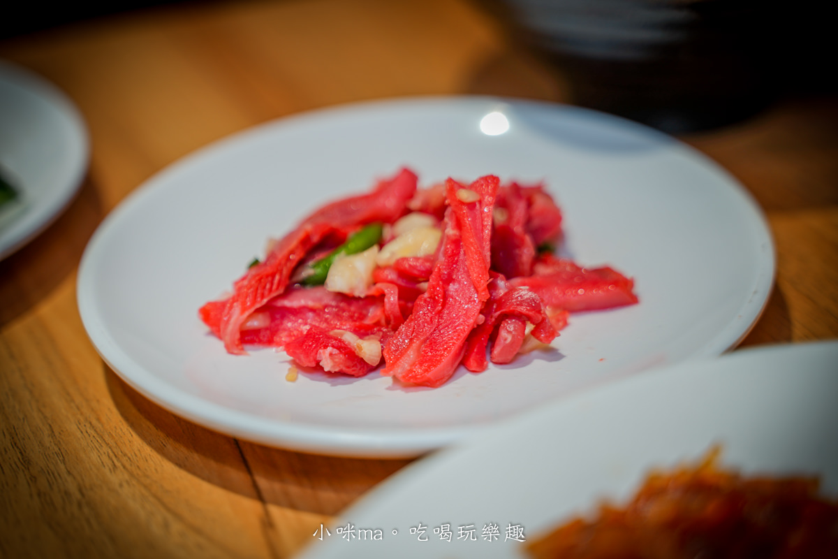 雞上盒雞肉專賣店 ▏肉控們~海南雞直接給你雙倍肉肉，內用還有藥膳雞湯免費隨你喝，捷運國父紀念館站