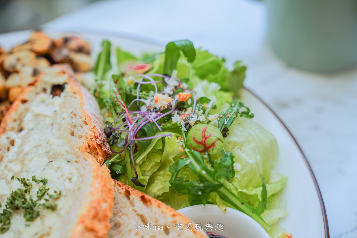 Become Brunch|靜巷內的純白玻璃屋讓人拍翻啦,彈性微蔬食料理 能吃到美味兼具健康,寵物友善餐廳,捷運大安站 - 第15張圖 Become Brunch|靜巷內的純白玻璃屋讓人拍翻啦,彈性微蔬食料理 能吃到美味兼具健康,寵物友善餐廳,捷運大安站