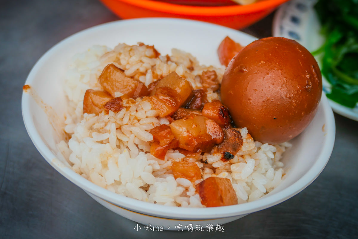 金仙魚丸永樂市場店｜迪化街裡40多年的老味道，滷肉飯+綜合羹完美SET，捷運北門站
