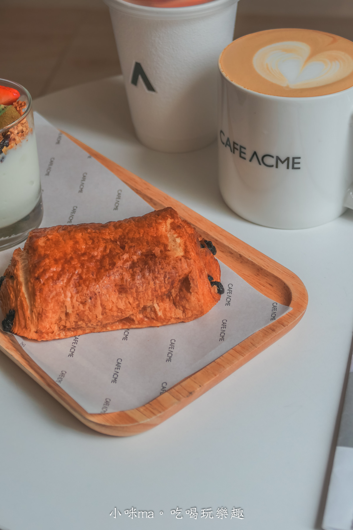 CAFE ACME 象山店｜象山底下純白韓風咖啡廳，寧靜的氛圍超愜意，平日不限時，捷運象山站