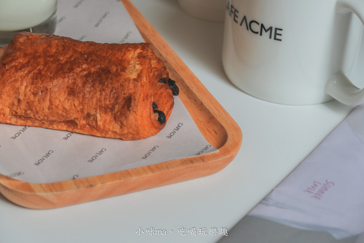 CAFE ACME 象山店｜象山底下純白韓風咖啡廳，寧靜的氛圍超愜意，平日不限時，捷運象山站