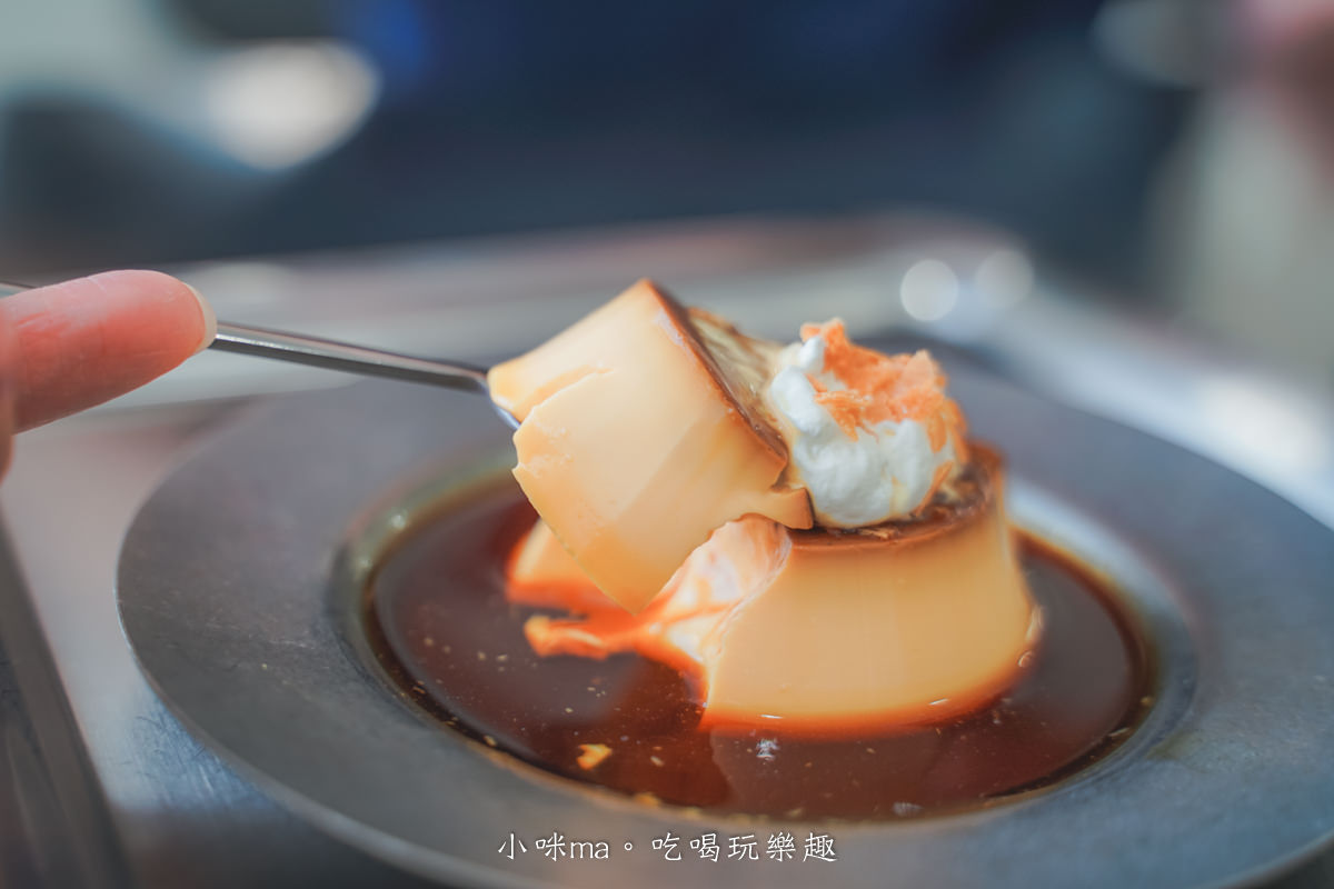 海蜜Hi-Mee|七星潭旁純白老宅冰店,灰冷色系內裝散發科技感,創意特製冰品有夠爽口,花蓮美食/新城美食 - 第19張圖 海蜜Hi-Mee|七星潭旁純白老宅冰店,灰冷色系內裝散發科技感,創意特製冰品有夠爽口,花蓮美食/新城美食