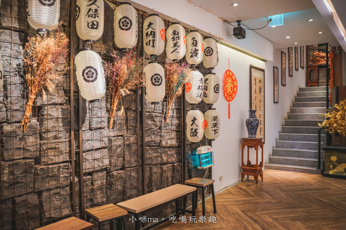 吾皇大大 朕的鍋物-中山南京殿|全新菜單期間限定秋風膏濃蟹黃鍋有夠香濃,涮肉、涮海鮮都對味,宵夜也可以吃鍋 周末營業至凌晨四點,捷運中山站 中山站美食推薦 中山站火鍋推薦 - 第4張圖 吾皇大大 朕的鍋物-中山南京殿|全新菜單期間限定秋風膏濃蟹黃鍋有夠香濃,涮肉、涮海鮮都對味,宵夜也可以吃鍋 周末營業至凌晨四點,捷運中山站 中山站美食推薦 中山站火鍋推薦