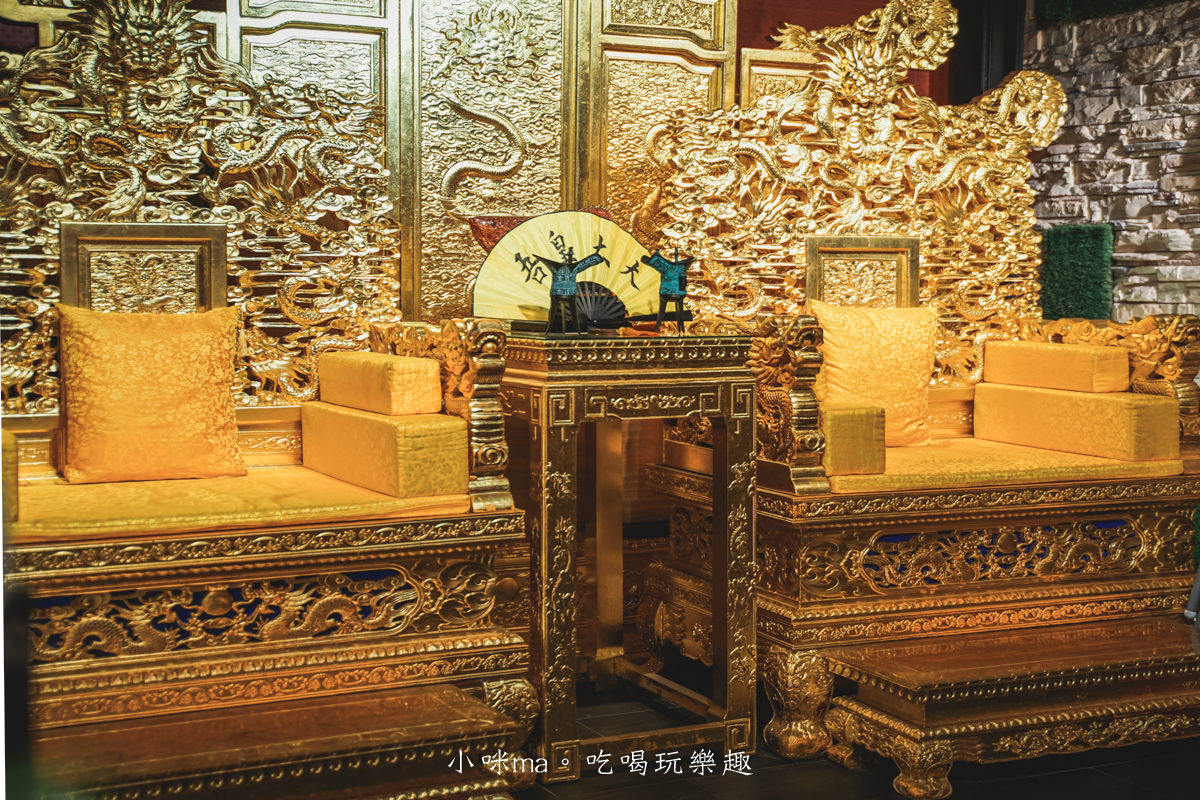 吾皇大大 朕的鍋物-中山南京殿|全新菜單期間限定秋風膏濃蟹黃鍋有夠香濃,涮肉、涮海鮮都對味,宵夜也可以吃鍋 周末營業至凌晨四點,捷運中山站 中山站美食推薦 中山站火鍋推薦 - 第12張圖 吾皇大大 朕的鍋物-中山南京殿|全新菜單期間限定秋風膏濃蟹黃鍋有夠香濃,涮肉、涮海鮮都對味,宵夜也可以吃鍋 周末營業至凌晨四點,捷運中山站 中山站美食推薦 中山站火鍋推薦