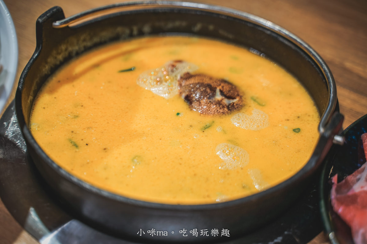 吾皇大大 朕的鍋物-中山南京殿|全新菜單期間限定秋風膏濃蟹黃鍋有夠香濃,涮肉、涮海鮮都對味,宵夜也可以吃鍋 周末營業至凌晨四點,捷運中山站 中山站美食推薦 中山站火鍋推薦 - 第24張圖 吾皇大大 朕的鍋物-中山南京殿|全新菜單期間限定秋風膏濃蟹黃鍋有夠香濃,涮肉、涮海鮮都對味,宵夜也可以吃鍋 周末營業至凌晨四點,捷運中山站 中山站美食推薦 中山站火鍋推薦