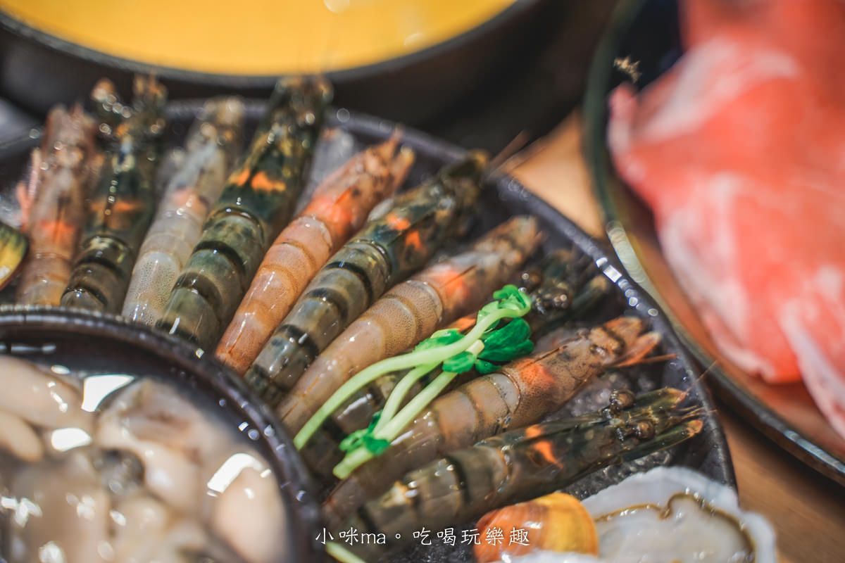 吾皇大大 朕的鍋物-中山南京殿|全新菜單期間限定秋風膏濃蟹黃鍋有夠香濃,涮肉、涮海鮮都對味,宵夜也可以吃鍋 周末營業至凌晨四點,捷運中山站 中山站美食推薦 中山站火鍋推薦 - 第36張圖 吾皇大大 朕的鍋物-中山南京殿|全新菜單期間限定秋風膏濃蟹黃鍋有夠香濃,涮肉、涮海鮮都對味,宵夜也可以吃鍋 周末營業至凌晨四點,捷運中山站 中山站美食推薦 中山站火鍋推薦