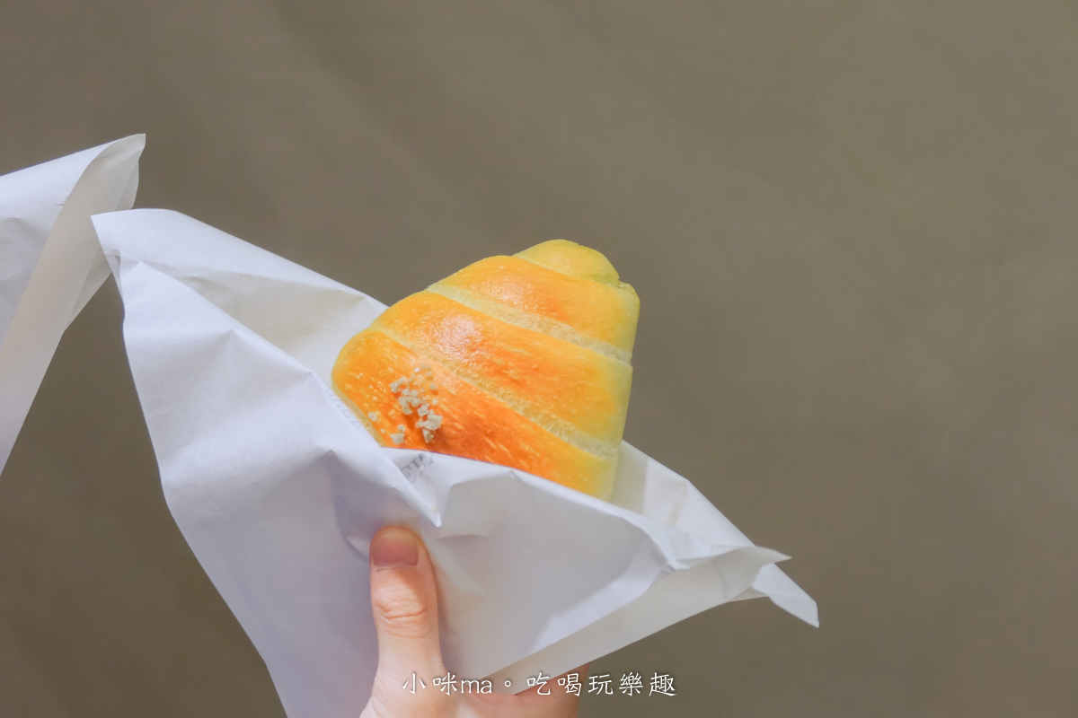 REEDS coffee & bakery 內湖店｜早晨就用拿鐵搭配鹽可頌開啟美好的一天，烘焙結合咖啡廳 天天現烤麵包出爐，內湖不限時咖啡廳，捷運文德站