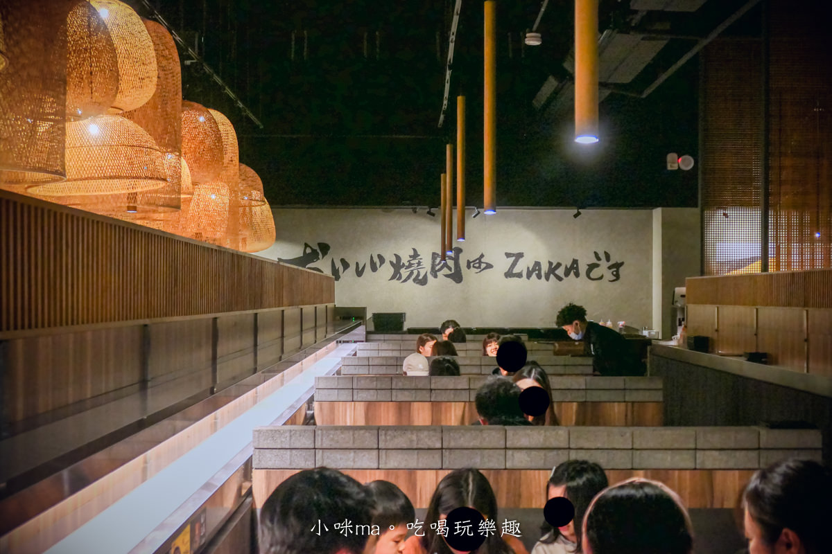 札卡燒肉-漢口店｜迴轉壽司燒肉版！輸送帶送上寶藏盒牛，只要399元就能吃到A5和牛，台中燒肉推薦